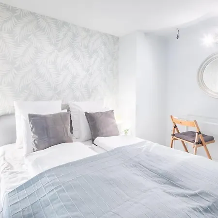 Very - Unique Design - New *